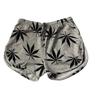MaryJane shorts size large but fit like a S/M
